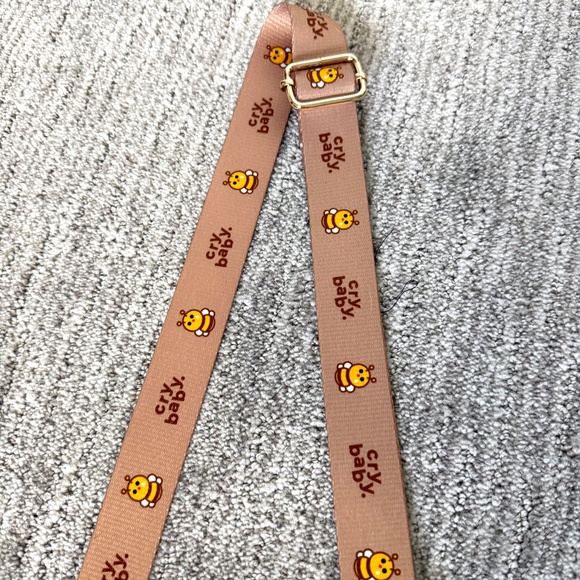 NWOTCrybaby Crying Again series Big Head bag - I’ll bring you flower Bee POPMart - Picture 7 of 15